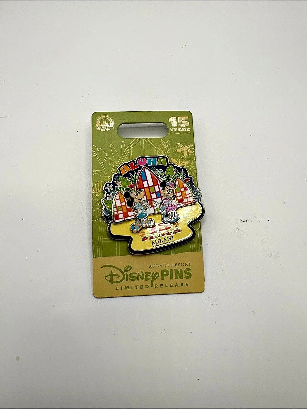Disney Aulani Resort 15 Years Aloha Mickey & Minnie Limited Release Pin